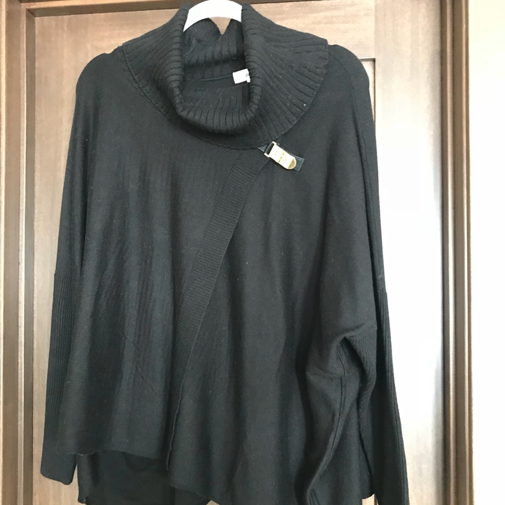Calvin Klein EUC Black Poncho w/ Sleeves. Size S/M